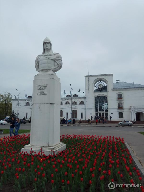 Железнодорожный вокзал города Новгорода (Россия, Великий Новгород) фото