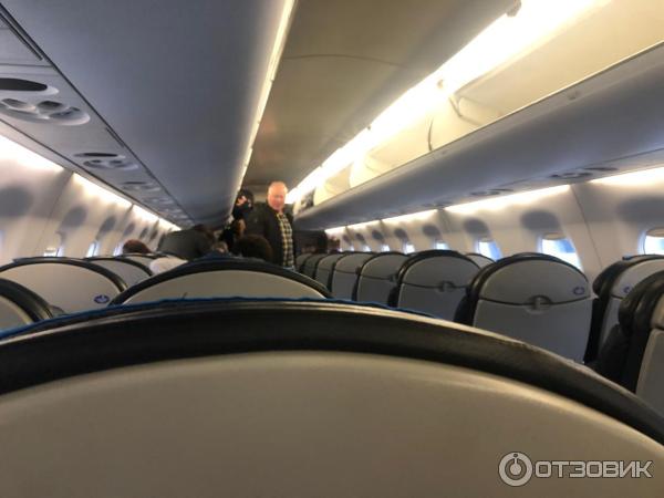 Самолет Embraer 175 фото