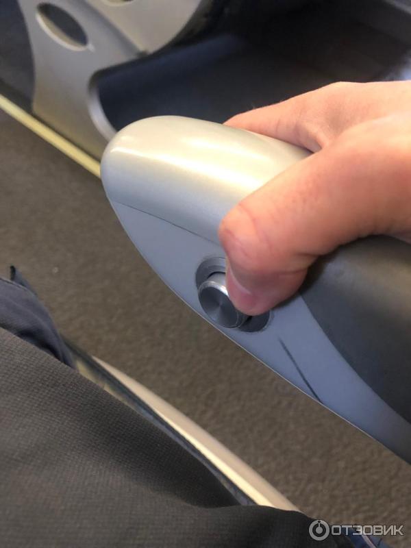 Самолет Embraer 175 фото