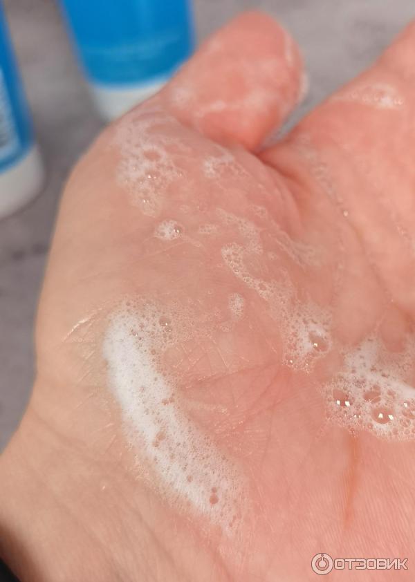 Успокаивающий гель для душа La Roche-Posay Lipikar gel lavant с защитными свойствами на основе термальной воды фото