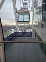 Колесо обозрения "Солнце Москвы" на территории ВДНХ (Россия, Москва) фото