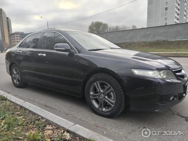 Автомобиль Honda Accord VII седан фото