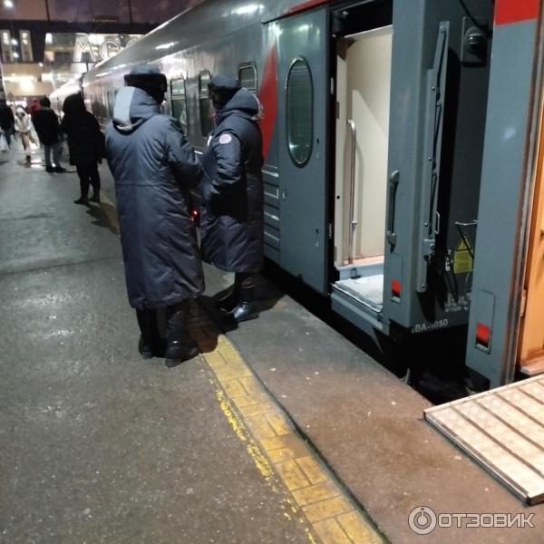 Скорый поезд дальнего следования Москва - Саратов