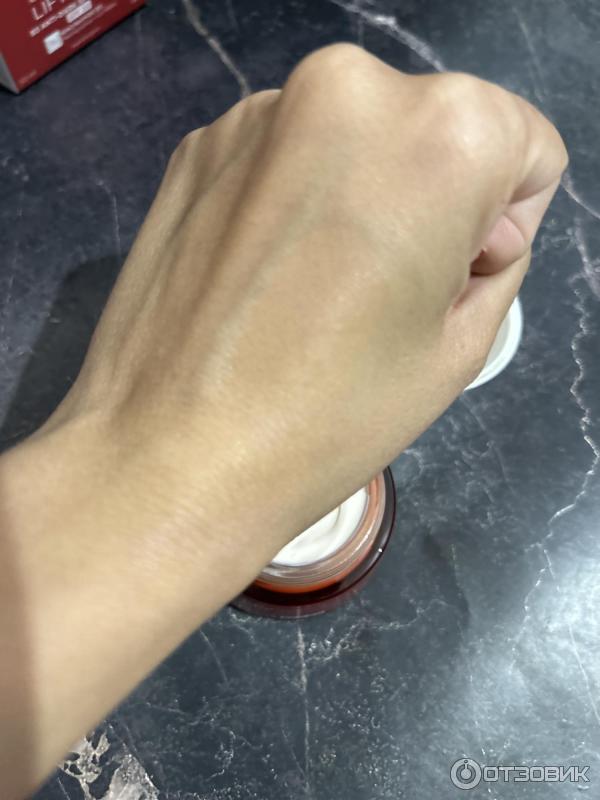 Дневной крем против пигментации Vichy Collagen SPF 50 с витамином B3 фото