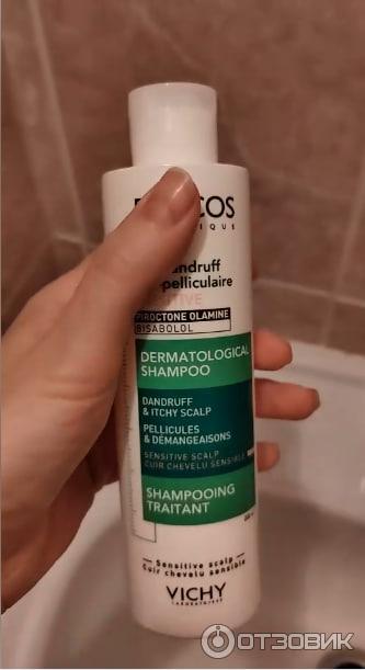 Шампунь-уход против перхоти Vichy без сульфатов для чувствительной кожи головы фото