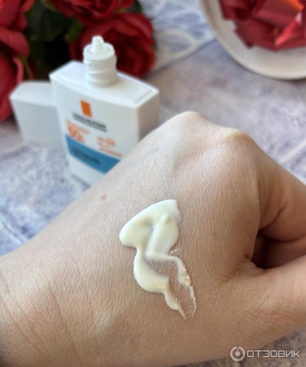 Легкий солнцезащитный флюид для лица La Roche-Posay Anthelios Uvair SPF50PA фото