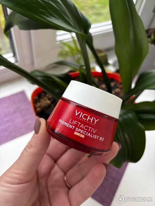 Дневной крем против пигментации Vichy Collagen SPF 50 с витамином B3 фото