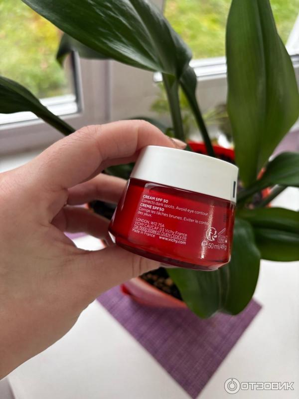 Дневной крем против пигментации Vichy Collagen SPF 50 с витамином B3 фото