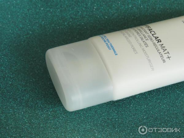 Легкий матирующий увлажняющий крем La Roche-Posay Effaclar Mat